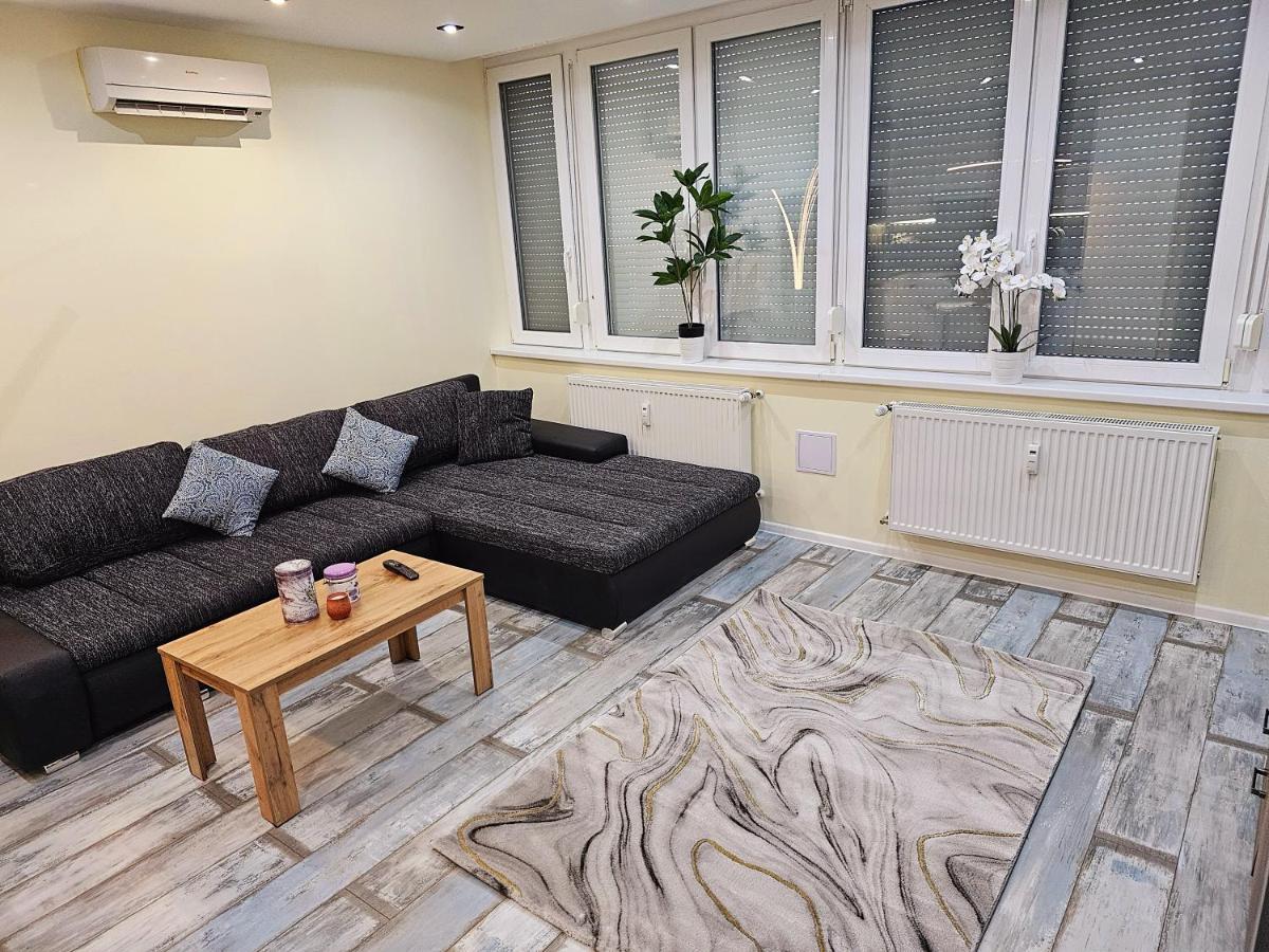 Urban Loft Appartement Salgótarján Buitenkant foto