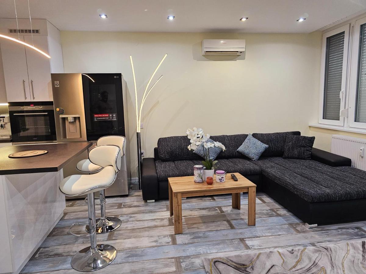Urban Loft Appartement Salgótarján Buitenkant foto